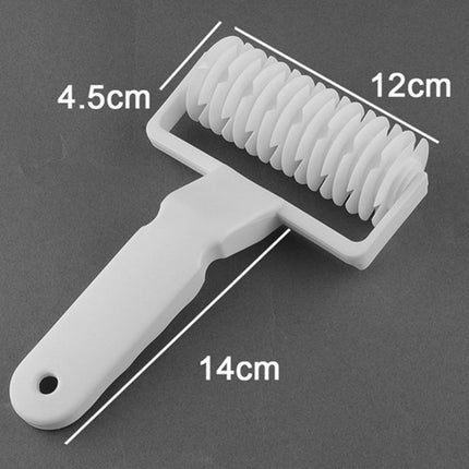 3 PCS Large Leather Cutter Plastic Netting Knife Roller Knife, Hob Cookie / Pizza Pie Crust Special Cake Mould - DealBuddy