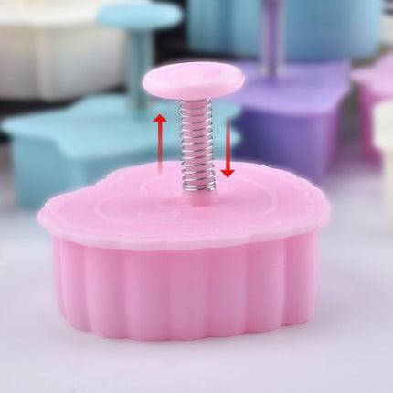 4 in 1 Three - Dimensional Fondant Biscuit Embossing Mold Push - Type Cake Mold Random Style Delivery - DealBuddy