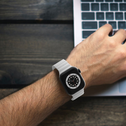 Business B Style Silicone Watch Strap, For Apple Watch Series 7 45mm / 6 & SE & 5 & 4 44mm / 3 & 2 & 1 42mm, For Apple Watch Ultra 49mm / Series 8&7 45mm / SE 2&6&SE&5&4 44mm / 3&2&1 42mm - DealBuddy