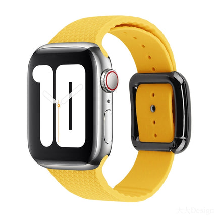 Black Buckle Silicone Watchband For Apple Watch Series, 7 45mm / 6&SE&5&4 44mm / 3&2&1 42mm - DealBuddy