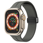 Solid Color Silicone Watch Band, For Apple Watch Ultra 49mm / Series 8&7 45mm / SE 2&6&SE&5&4 44mm, For Apple Watch Series 8&7 41mm / SE 2&6&SE&5&4 40mm / 3&2&1 38mm