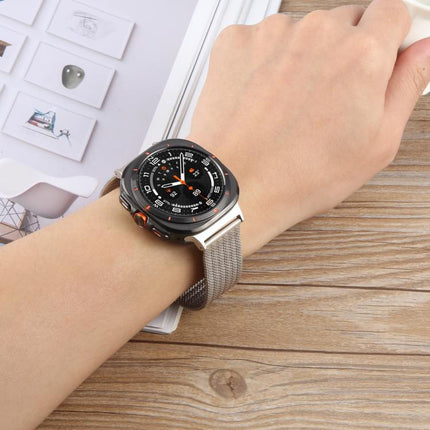 Integrated Buckle Embossed Milanese Metal Watch Band