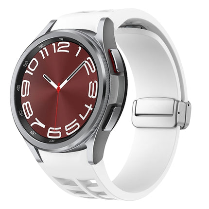 Richard Magnetic Folding Silver Buckle Silicone Watch Band, For Sansung Galaxy Watch 5 Pro 45mm, For Samsung Galaxy Watch 7 40 / 44mm, For Samsung Galaxy Watch 6 Classic 43 / 47mm - DealBuddy