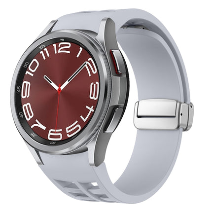 Richard Magnetic Folding Silver Buckle Silicone Watch Band, For Sansung Galaxy Watch 5 Pro 45mm, For Samsung Galaxy Watch 7 40 / 44mm, For Samsung Galaxy Watch 6 Classic 43 / 47mm - DealBuddy