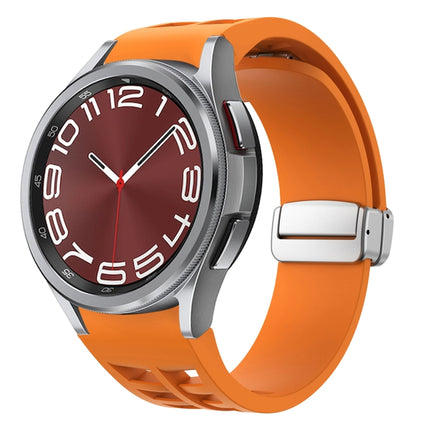 Richard Magnetic Folding Silver Buckle Silicone Watch Band, For Sansung Galaxy Watch 5 Pro 45mm, For Samsung Galaxy Watch 7 40 / 44mm, For Samsung Galaxy Watch 6 Classic 43 / 47mm - DealBuddy