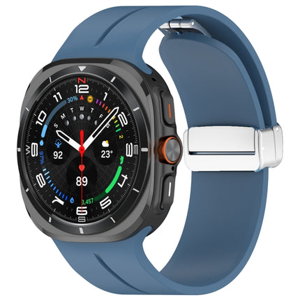 For Samsung Galaxy Watch Ultra 47mm / Ultra 2025 Groove Magnetic Folding Silver Buckle Silicone Watch Band - DealBuddy