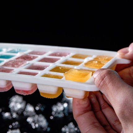 Household Silicone Ice Box With Lid Ice Cube Mold Refrigerator Ice Lattice Quick Freezer Random Color Delivery - DealBuddy