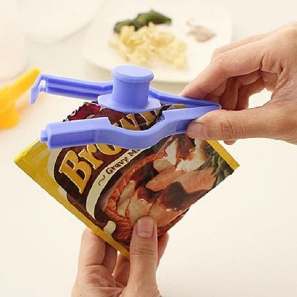 Portable Bag Sealing Clip Out Nozzle Kitchen Preservation Tool, Random Color Delivery - DealBuddy